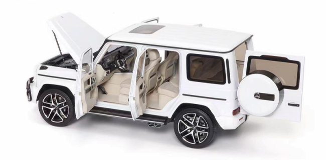 Почти настоящий Mercedes Benz AMG G63 — белый