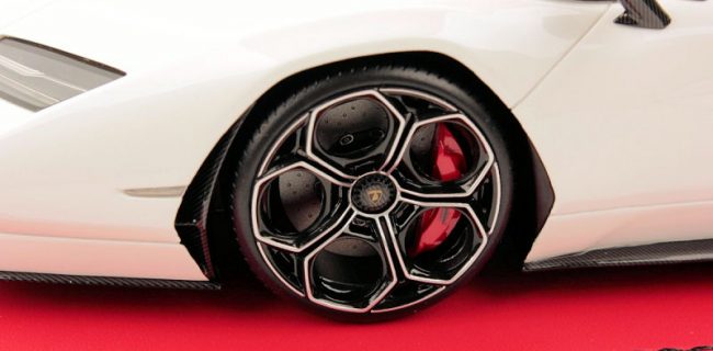 MR Окрашенный образец Lamborghini Countach LPI 800-4!