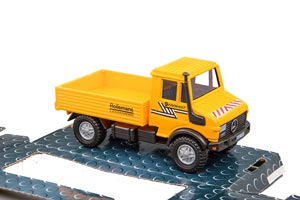 MERCEDES-BENZ UNIMOG, БОРТОВОЙ, ОРАНЖЕВЫЙ