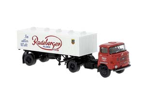 IFA W50 СЕДЕЛЬНЫЙ ТЯГАЧ С ПОЛУПРИЦЕПОМ-ЦИСТЕРНОЙ ДЛЯ ПЕРЕВОЗКИ ПИВА КРАСНЫЙ RADEBERGER 1965 КРАСНЫЙ С БЕЛЫМ