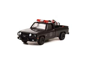 CHEVROLET K20 SCOTTSDALE FIRE DEPARTMENT 1982  / CHEVROLET K20 ПОЖАРНАЯ СЛУЖБА С ОБОРУДОВАНИЕМ ШЛАНГ И ТАНК (ДЛИНА МОДЕЛИ 6-10 СМ)