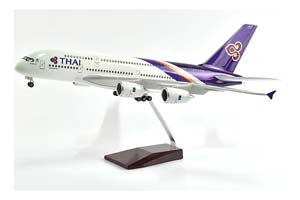 AIRBUS A380 THAI AIRWAYS / ЭЙРБАС А380 ТАЙСКИЕ АВИАЛИНИИ (С ПОДСВЕТКОЙ САЛОНА/ДЛИНА 47 СМ)