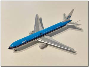 BOEING B 767-300ER KLM ROYAL DUTCH AIRLINES "THE WORLD IS JUST A CLICK AWAY" PH-BZF (ДЛИНА 13,73 СМ)