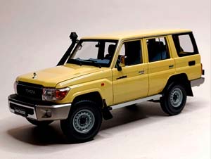 TOYOTA LAND CRUISER 70 SERIES (J76) 1:18 ALMOST