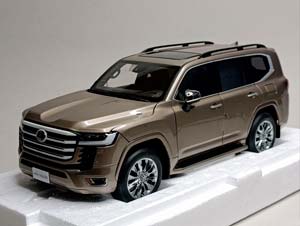 TOYOTA LAND CRUISER 300 ZX BRONZE 1:18 LCD MODELS