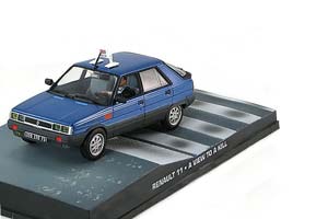 RENAULT 11 TAXI A VIEW TO A KILL 1985 СИНИЙ