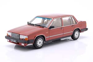 VOLVO 760 1985 RED METALLIC