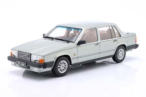 VOLVO 760 1985 LIGHT GREEN METALLIC