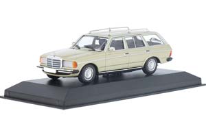 MERCEDES W123 230 TE 1982 LIGHT GREEN