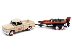 CHEVROLET STEPSIDE PICKUP 1965 БЕЖЕВЫЙ С ПРИЦЕПОМ И ЛОДКОЙ (ДЛИНА МОДЕЛИ 6-10 СМ)