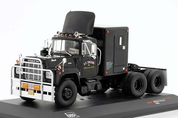 MACK R-SERIES СО СПАЛЬНИКОМ (ИЗ К/Ф "КОНВОЙ") 1978 BLACK