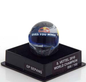ШЛЕМ RED BULL WORLD CHAMPION 2010 VETTEL WORLD CHAMPIONS COLLECTION, LIMITED 100 PCS. / РЕД БУЛЛ ЧЕМПИОН МИРА ВЕТТЕЛ ЧАМПИОНС КОЛЛЕКТИОН ЛИМИТИРОВАННАЯ СЕРИЯ 100 ШТ