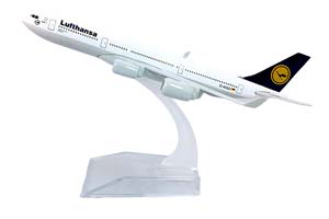 AIRBUS A340 LUFTHANSA / МОДЕЛЬ САМОЛЕТА A340 ЭЙРБАС ЛЮФТГАНЗА (ДЛИНА 16 СМ)
