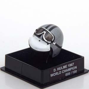 ШЛЕМ BRABHAM WORLD CHAMPION 1967 HULME WORLD CHAMPIONS COLLECTION, LIMITED 100 PCS. / БРЭБЕМ ЧЕМПИОН МИРА ХУЛМЕ ЧАМПИОНС КОЛЛЕКТИОН ЛИМИТИРОВАННАЯ СЕРИЯ 100 ШТ