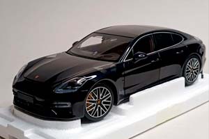 PORSCHE PANAMERA TURBO S 2020 BLUE 1:18