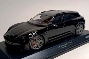 PORSCHE TAYCAN CUV TURBO S 2021 1:18