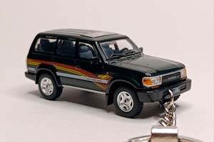 TOYOTA LAND CRUISER 80 БРЕЛОК 1:64 75ММ