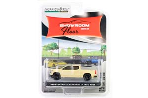 CHEVROLET SILVERADO LT TRAIL BOSS Z71 4X4  2023 SAND DUNE METALLIC (ДЛИНА МОДЕЛИ 6-10 СМ)