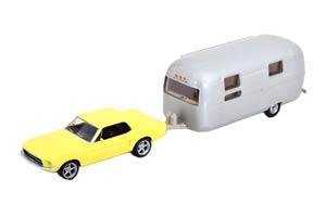 FORD MUSTANG WITH AIRSTREAM CAMPING TRAILER 1968 LIGHTYELLOW SILVER