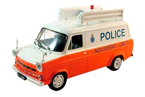 FORD TRANSIT MKI METROPOLITAN POLICE GB, ПОЛИЦЕЙСКИЕ МАШИНЫ МИРА 26, БЕЛО-ОРАНЖЕВЫЙ