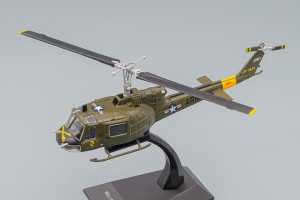 BELL UH-1 "IROQUOIS" ИЗ СЕРИИ ВОЕННЫЕ ВЕРТОЛЕТЫ