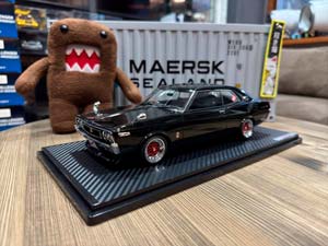 NISSAN LAUREL 2000SGX (C130) METALLIC BLACK/GREEN / НИССАН ЛАУРЕЛЬ 2000SGX C130 ЧЕРНЫЙ МЕТАЛЛИК/ЗЕЛЕНЫЙ