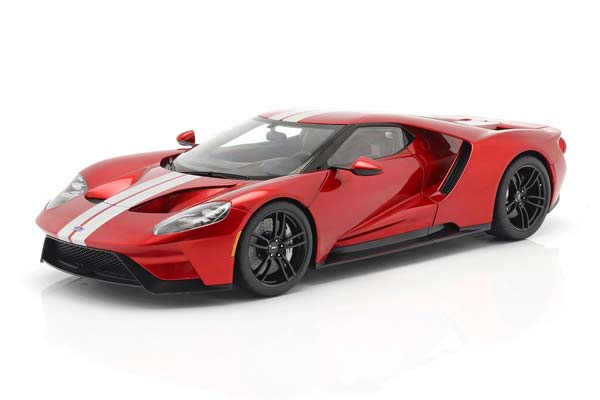 FORD GT 2017 КРАСНЫЙ С СЕРЕБРИСТЫМИ ПОЛОСКАМИ