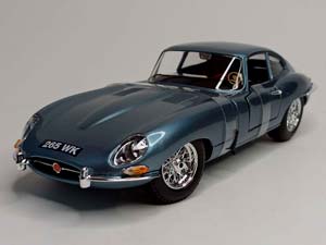 JAGUAR E TYPE COUPE 1:18 BBURAGO
