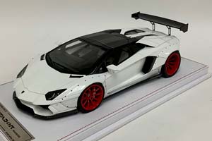 LAMBORGHINI AVENTADOR ROADSTER ARTIC WHITE 39/50 (ЛИМИТ 39/50)