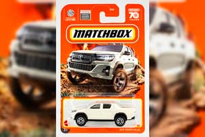 TOYOTA HILUX (2018), WHITE (ДЛИНА МОДЕЛИ 6-10 СМ)