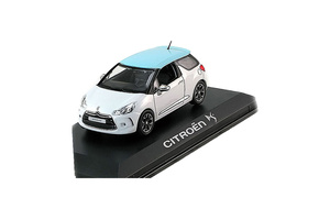 CITROEN DS3 2010 WHITE WITH BLUE BOTICCELLI ROOF