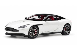 ASTON MARTIN DB11 WHITE