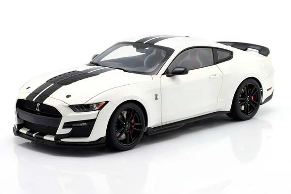 FORD MUSTANG SHELBY GT 500 WHITE BLACK