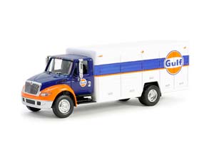 INTERNATIONAL DURASTAR 4400 ГРУЗОВИК "GULF OIL" 2024 (ДЛИНА ПРИМЕРНО 15 СМ)