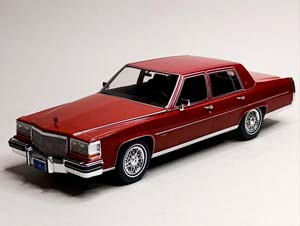 CADILLAC FLEETWOOD BROUGHAM -1982 RED 1:18 MCG