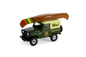 NISSAN PATROL 4X4 С КАНОЕ НА КРЫШЕ "YOU HAVE SO MANY REASONS TO PROTECT YOUR FORESTS" 1980 GREEN (ДЛИНА МОДЕЛИ 6-10 СМ)