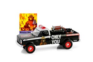 DODGE RAM D250 ПИКАП С ПОЖАРНЫМ ОБОРУДОВАНИЕМ "REMEMBER ONLY YOU CAN PREVENT FOREST FIRES!" 1987 BLACK/WHITE (ДЛИНА МОДЕЛИ 6-10 СМ)