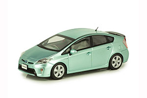 TOYOTA PRIUS ЗЕЛЕНЫЙ МЕТАЛЛИК