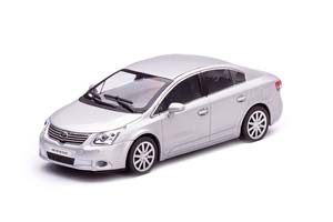 TOYOTA AVENSIS 2009 СЕРЕБРИСТЫЙ