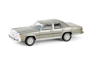 FORD LTD CROWN VICTORIA 1991 LIGHT TITANIUM METALLIC (ДЛИНА МОДЕЛИ 6-10 СМ)