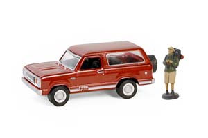 PLYMOUTH TRAIL DUSTER С ФИГУРКОЙ ТУРИСТА 1978 CANYON RED SUNFIRE (ДЛИНА МОДЕЛИ 6-10 СМ)