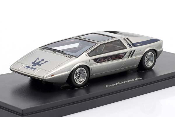 MASERATI BOOMERANG CONCEPT CAR 1971 SILVER / МАЗЕРАТИ БУМЕРАНГ КОНЦЕПТ-КАР СЕРЕБРИСТЫЙ