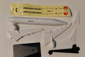 BOEING 787-9 DREAMLINER JAPAN AIR LINES JA822J (СБОРНАЯ МОДЕЛЬ) / БОИНГ 787-9 ДРИМЛАЙНЕР ЯПОНИЯ ЭР ЛАЙНС JA822J