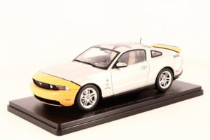 FORD MUSTANG AV-X10 DEARBORN DOLL 2010 / ФОРД МУСТАНГ AV-X10 ДИРБОРН ДОЛЛ СЕРЕБРИСТЫЙ