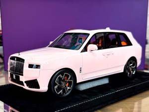 ROLLS-ROYCE CULLINAN II DOLOMITE PINK BLACK BADGE / РОЛЛС-РОЙС КУЛЛИНАН II ДОЛОМИТОВО-РОЗОВЫЙ BLACK BADGE (ЛИМИТ 01/30)