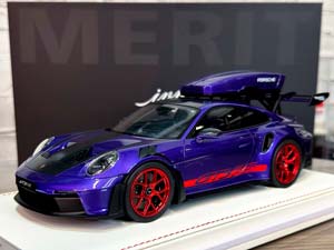 PORSCHE 911 (992) GT3 RS LUGGAGE VIOLA PURPLE METALLIC/RED LIVERY WITH RED WHEELS / ПОРШЕ 911 992 GT3 RS LUGGAGE VIOLA PURPLE МЕТАЛЛИК/КРАСНЫЙ ЛИВРЕЯ С КРАСНЫМИ КОЛЕСАМИ
