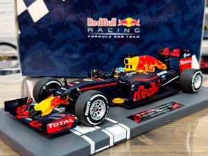 RED BULL RACING TAG HEUER RB12 DANIEL RICCIARDO SPANISH GP 2016 / РЕД БУЛЛ ГОНОЧНЫЙ TAG HEUER RB12 ДАНИЭЛЬ РИККАРДО ИСПАНСКИЙ ГРАН-ПРИ
