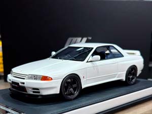 NISSAN SKYLINE GT-R R32 CUSTOMIZED VERSION PEARL WHITE / НИССАН СКАЙЛАЙН GT-R R32 КАСТОМНАЯ ВЕРСИЯ ПЕРЛАМУТРОВО-БЕЛЫЙ (ЛИМИТ 07/99)
