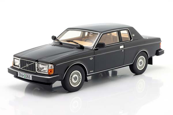 VOLVO 262C BERTONE YEAR 1981 BLACK CULT SCALE / ВОЛЬВО 262C БЕРТОНЕ ЧЕРНЫЙ КУЛТ