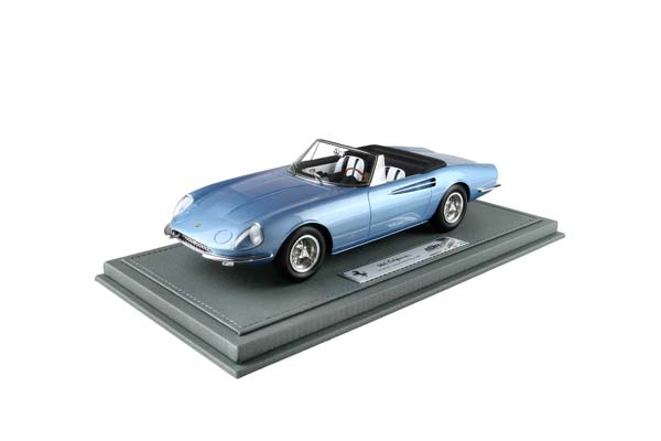 FERRARI 365 CALIFORNIA GENEVE MOTOR SHOW 1966 S/N 08347 METALLIC LIGHT BLUE / ФЕРРАРИ 365 КАЛИФОРНИА ГЕНЕВЕ МОТОР СХОВ 1966 С № 08347 1:18 ГОЛУБОЙ